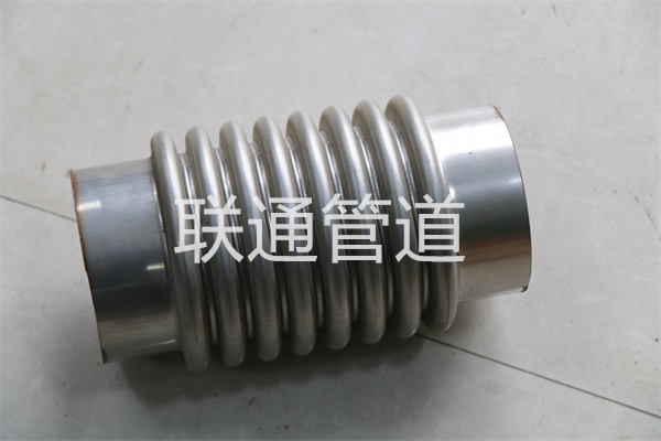 无约束型久久夜色撩人精品国产小说