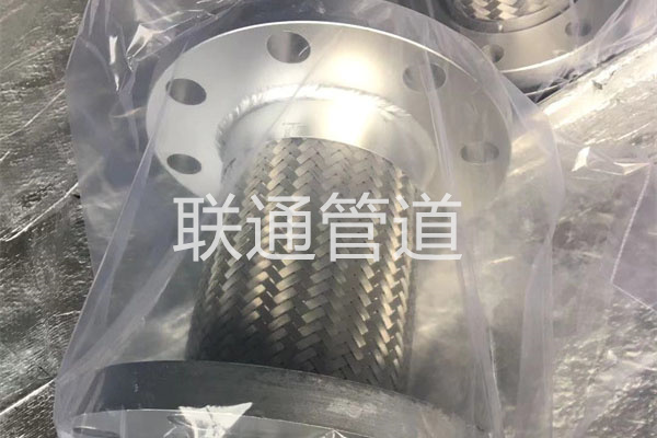 非金属织物久久夜色撩人精品国产小说