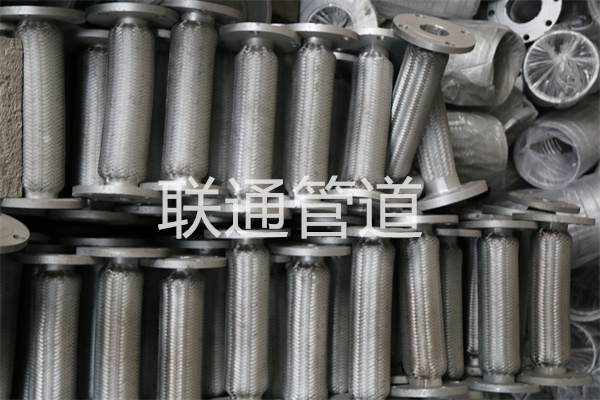 旋转久久夜色撩人精品国产小说