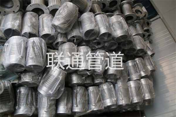 管道的久久夜色撩人精品国产小说