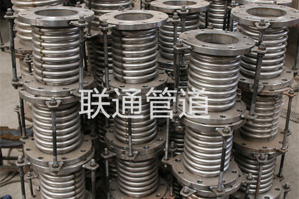 给水管道伸缩久久夜色撩人精品国产小说