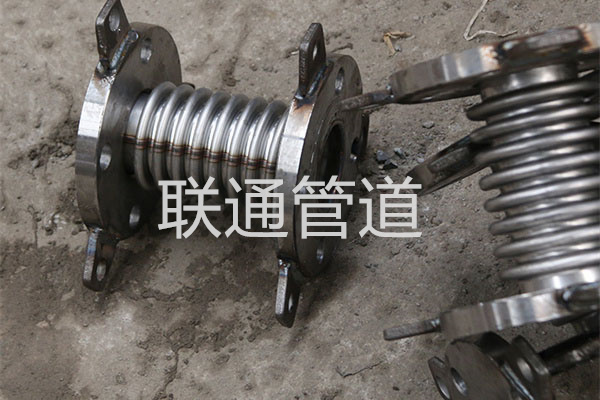 燃气管久久夜色撩人精品国产小说